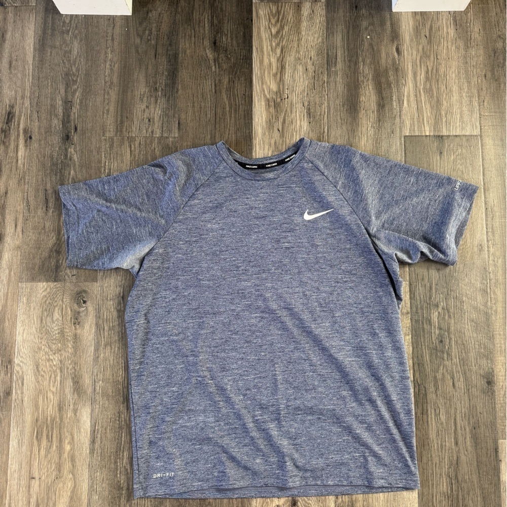 Nike Men's Heathered Gray Short Sleeve Tee